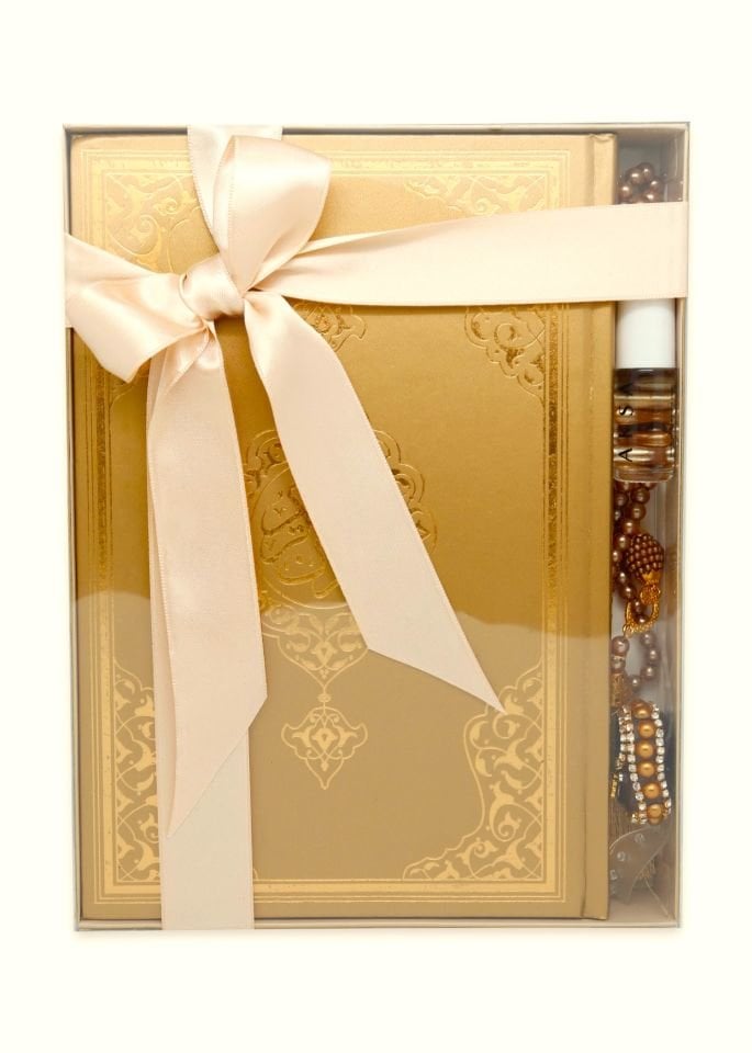 İSMİHAN SERİSİ (Orta Boy Kuran+Tespih+Esans+Zikirmatik) GOLD