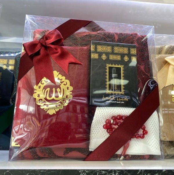 Adil Serisi Lüks Damat Set NO:2 (Seccade+Kuran+Tespih+Esans+Takke) YEŞİL